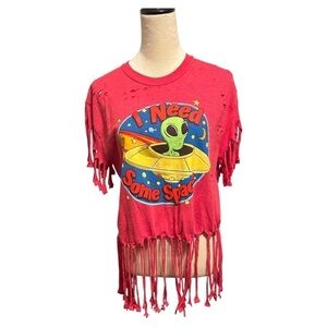 Alien “I need some space” distressed Medium tied red t shirt EUC